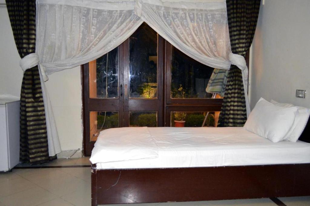 Shelton Guest House