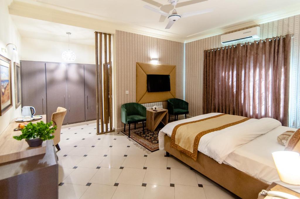 Shelton Rezidor