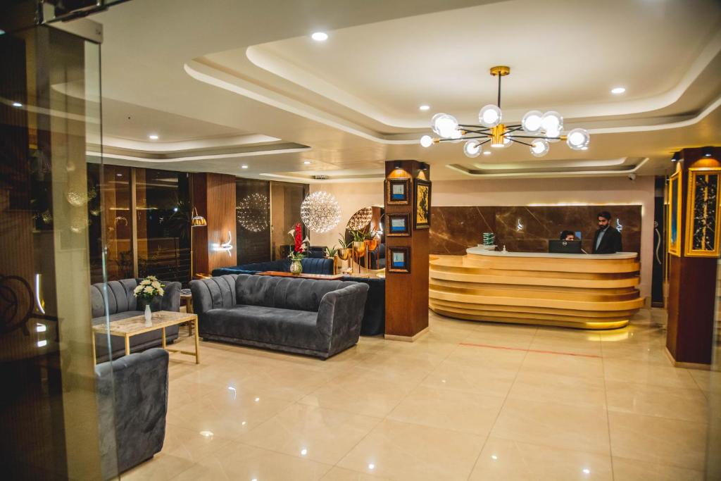 Sheltons Ambassador Hotel