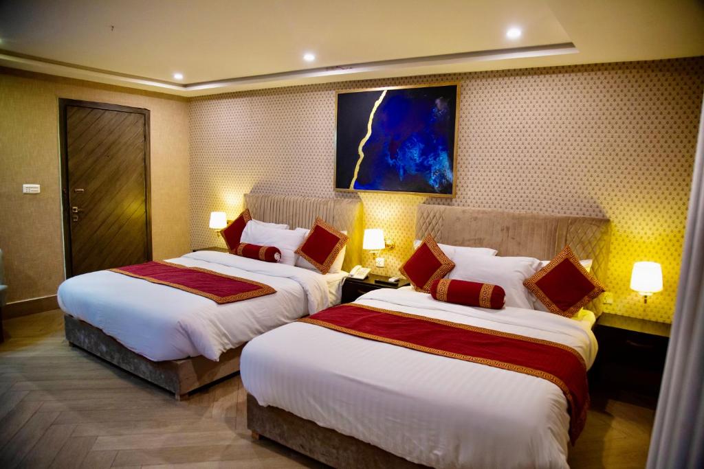 Sheltons Ambassador Hotel