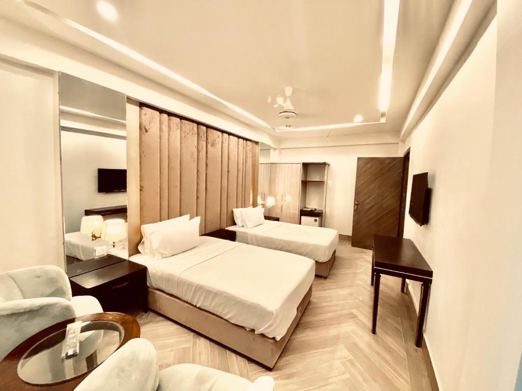 Sheltons Ambassador Hotel