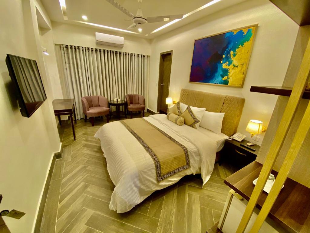 Sheltons Ambassador Hotel