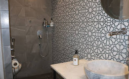 Three Trees Hotel
