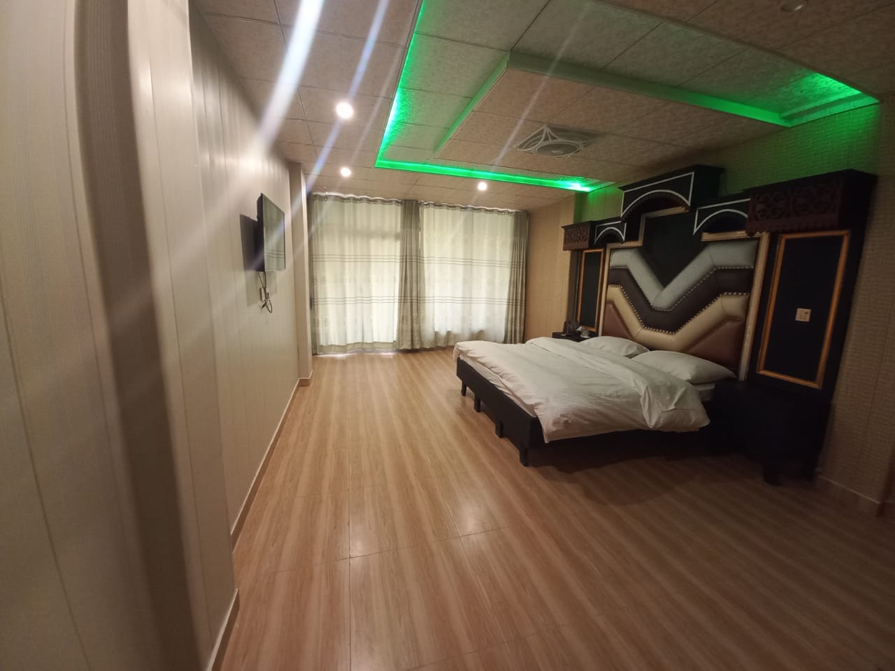 New Honeymoon Hotel Kalam
