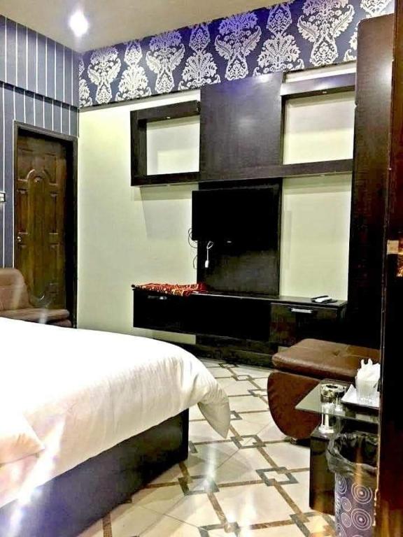 Diplomat Inn Hotel