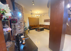 Hotel 12 O Clock