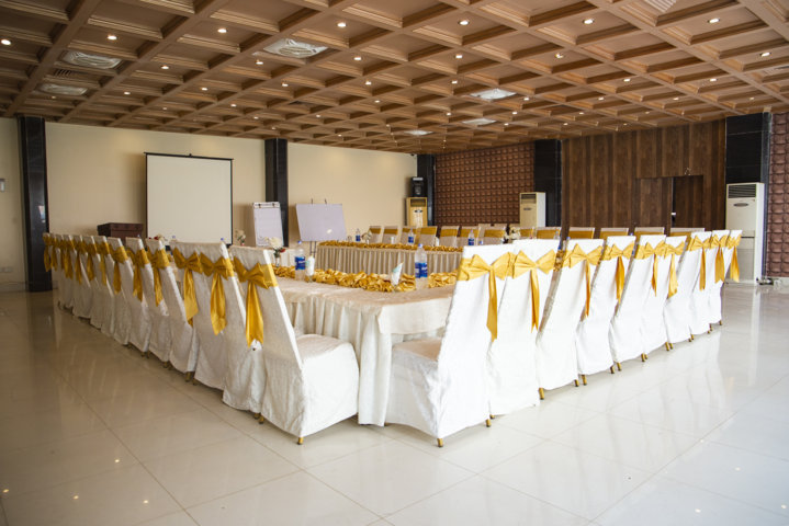Hotel Country Inn Karachi