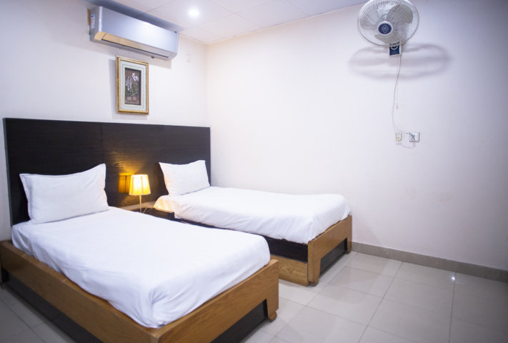 Hotel Country Inn Karachi