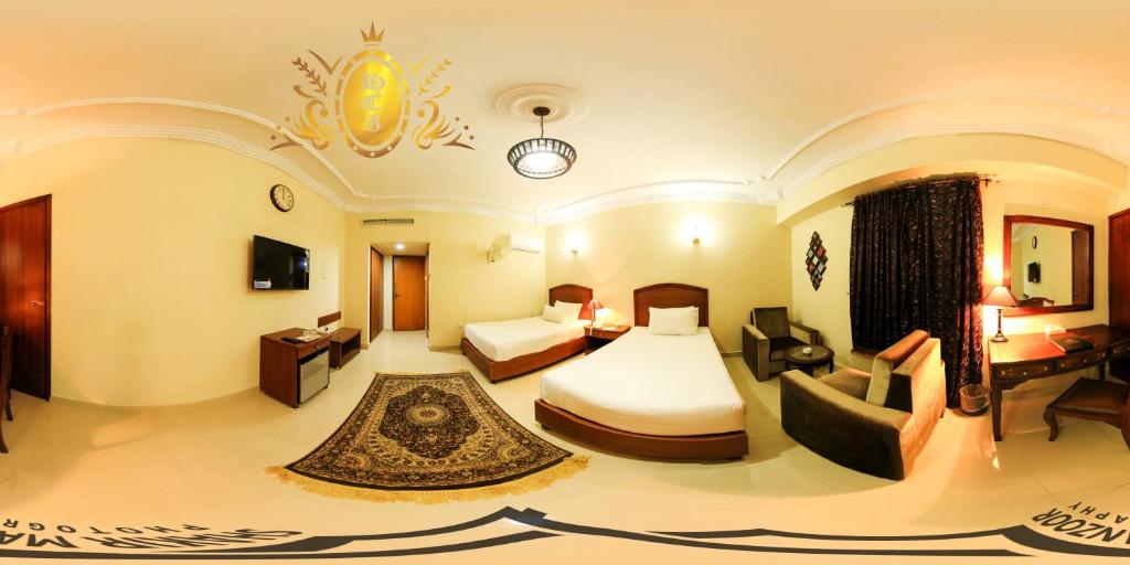 Hotel Crown Inn