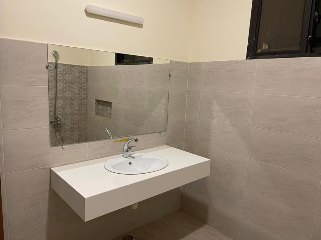 Hotel Executive Lodge DHA