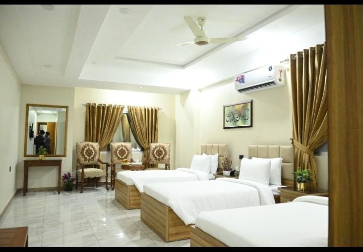 Hotel Pearl Inn