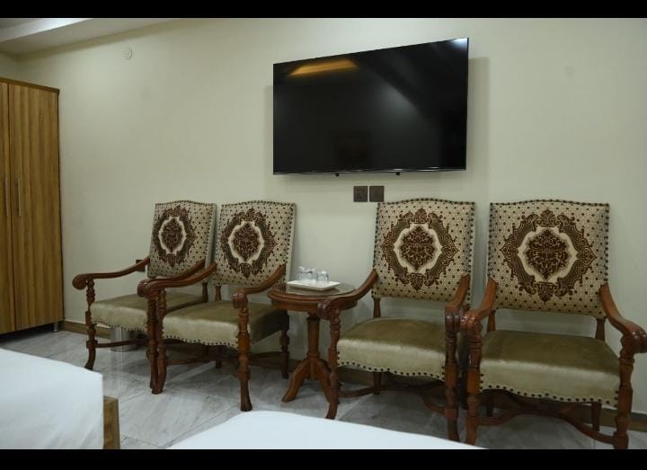 Hotel Pearl Inn