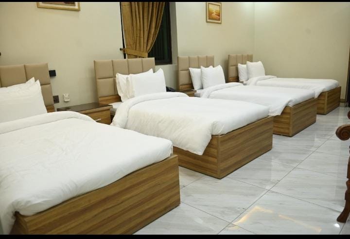 Hotel Pearl Inn