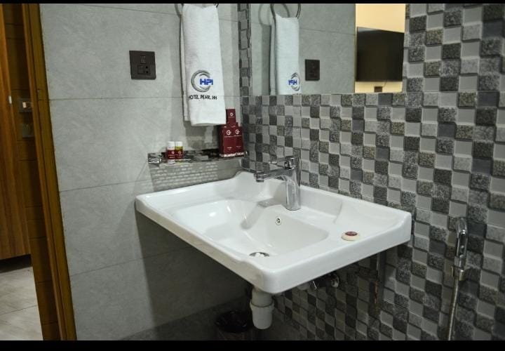 Hotel Pearl Inn