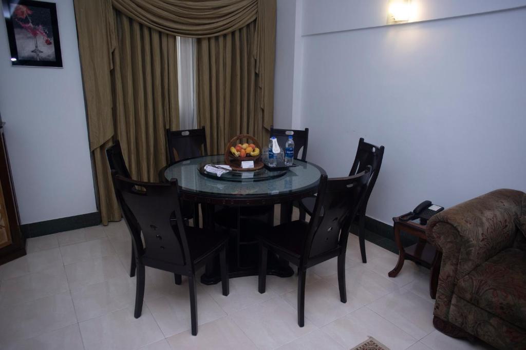 Mehran Hotel Shahrah-e-Faisal Road