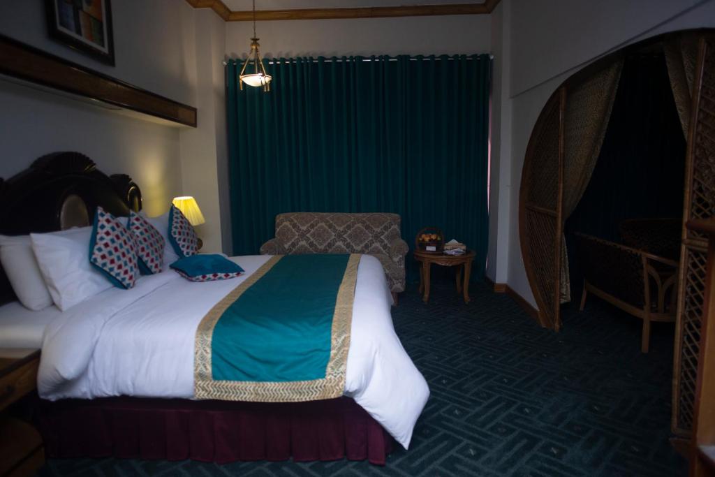 Mehran Hotel Shahrah-e-Faisal Road