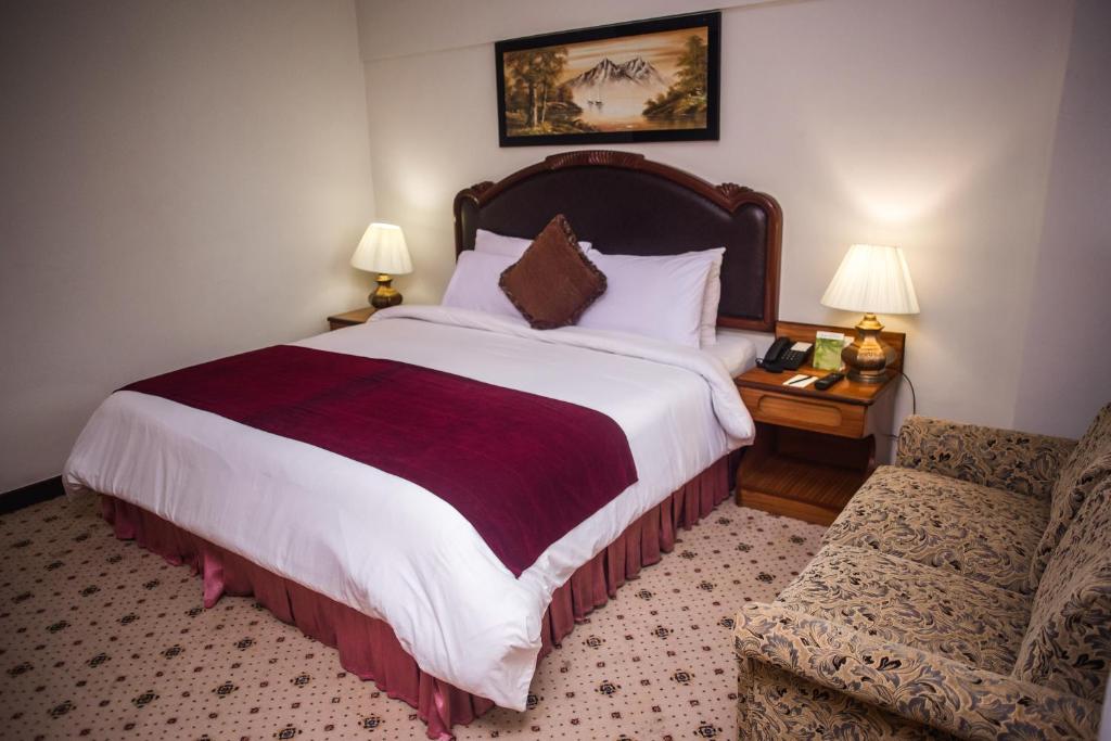 Mehran Hotel Shahrah-e-Faisal Road