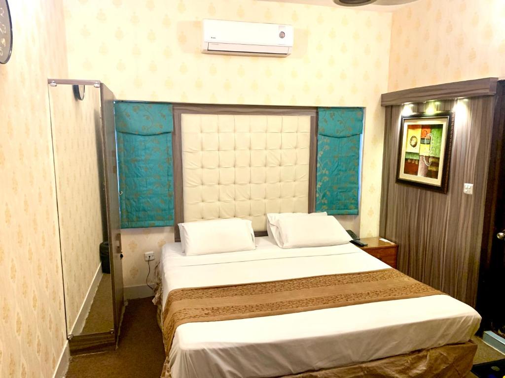Star Guest House