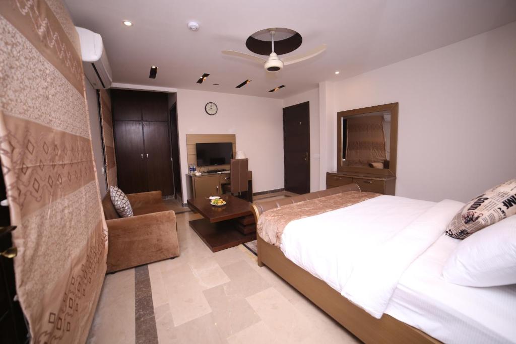 Zifan Hotel And Suites