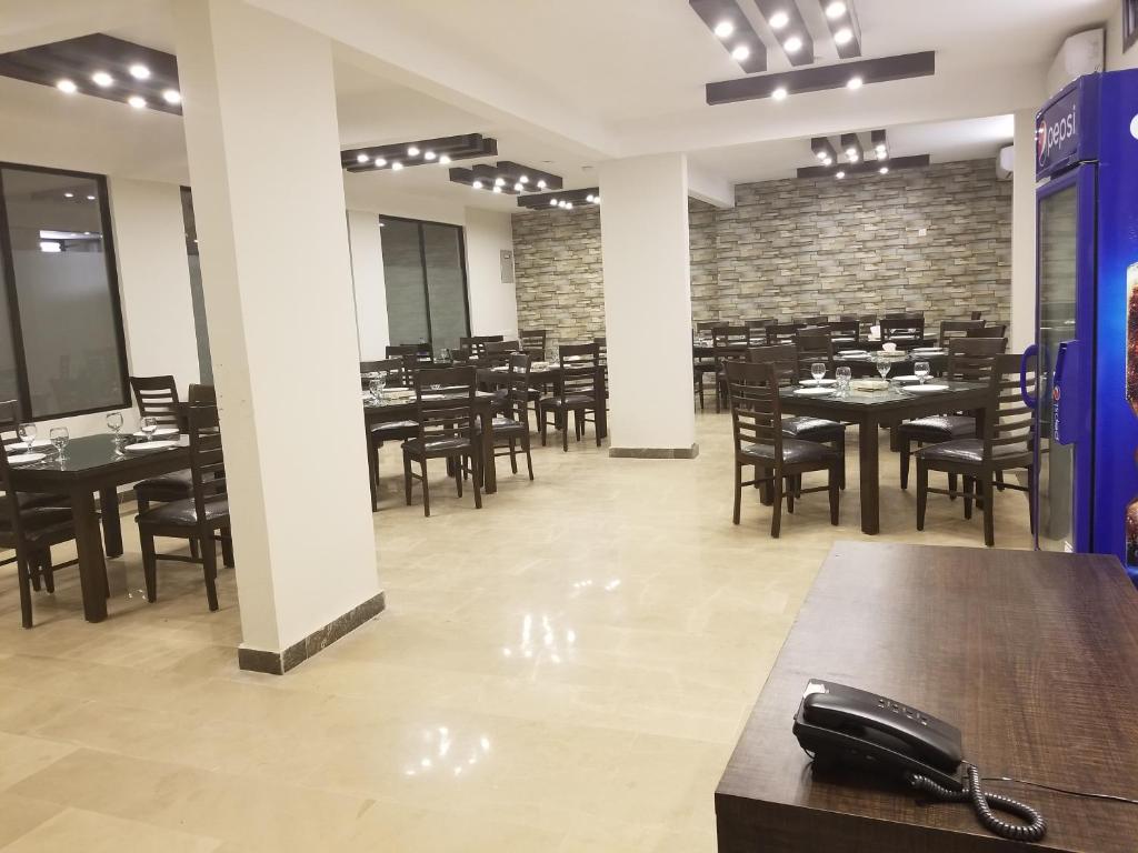 Zifan Hotel And Suites