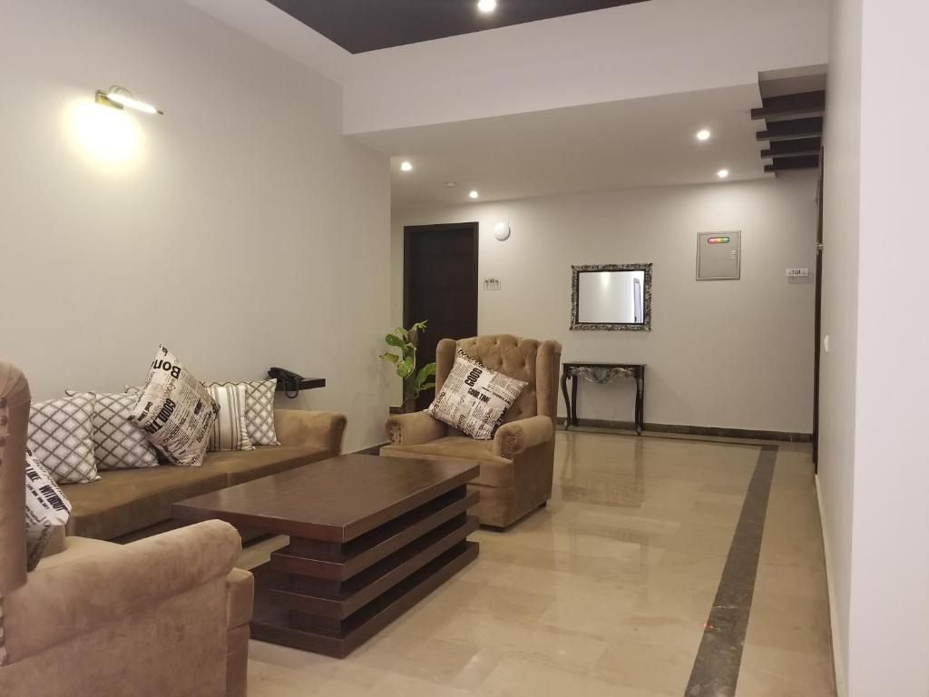 Zifan Hotel And Suites