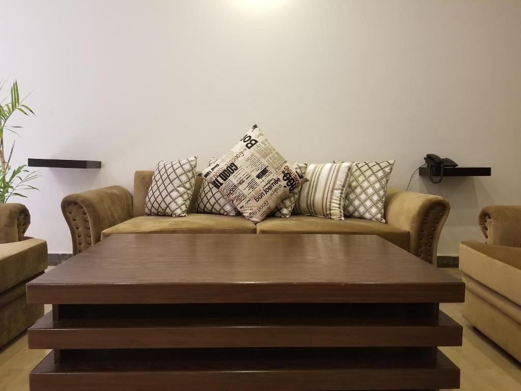 Zifan Hotel And Suites