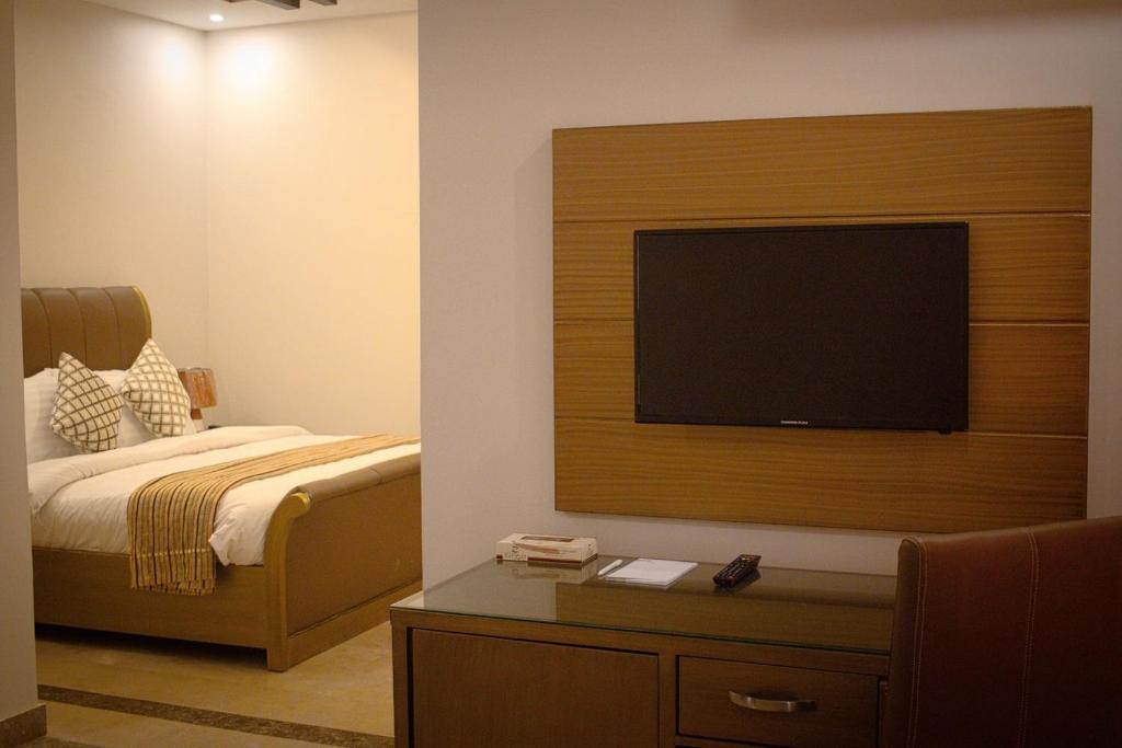 Zifan Hotel And Suites
