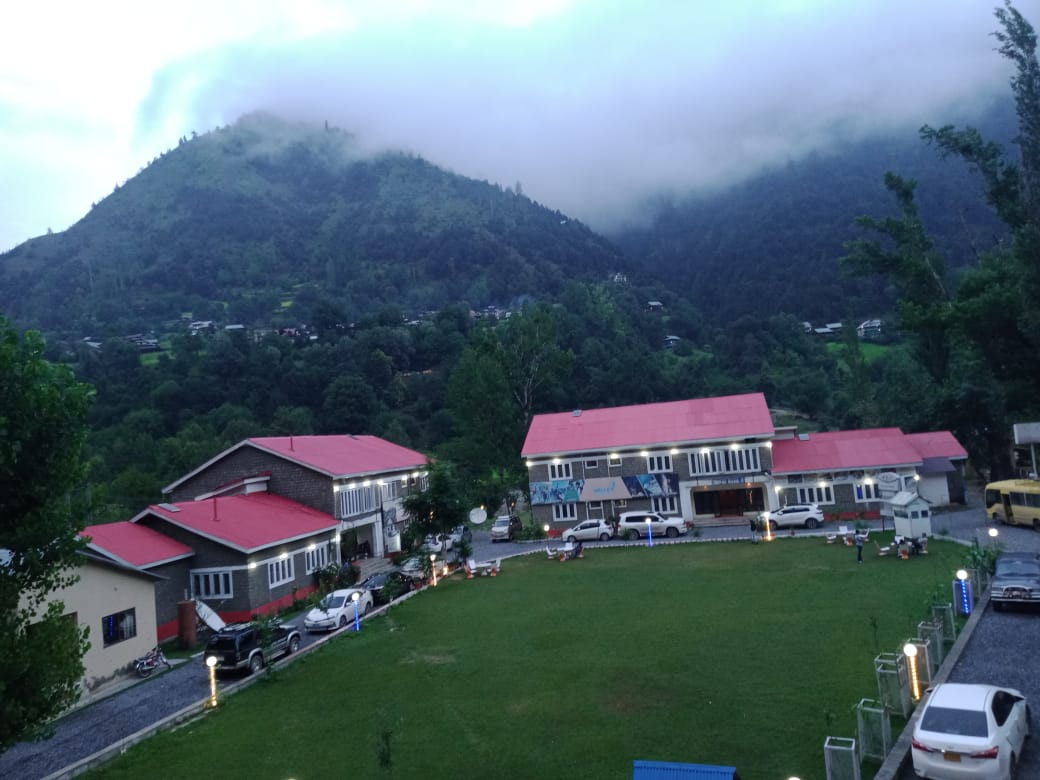 Valley Trackers Resort Keran