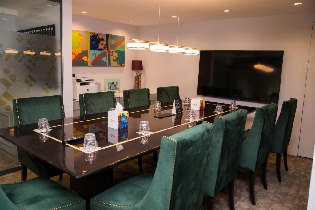 Ambiance Boutique Art Hotel