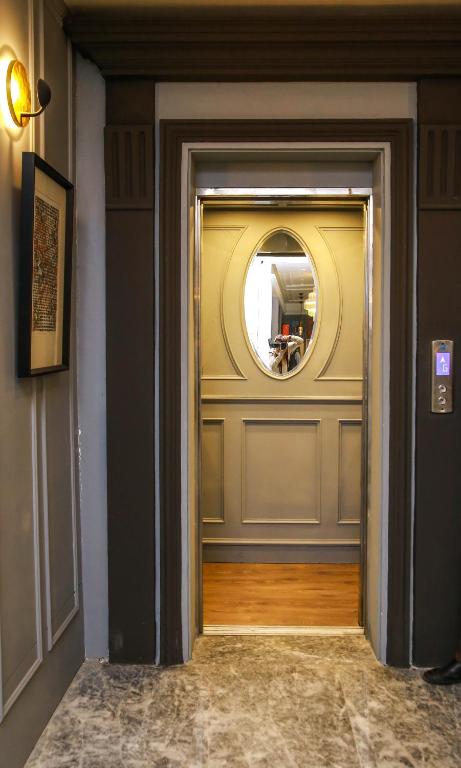 Ambiance Boutique Art Hotel
