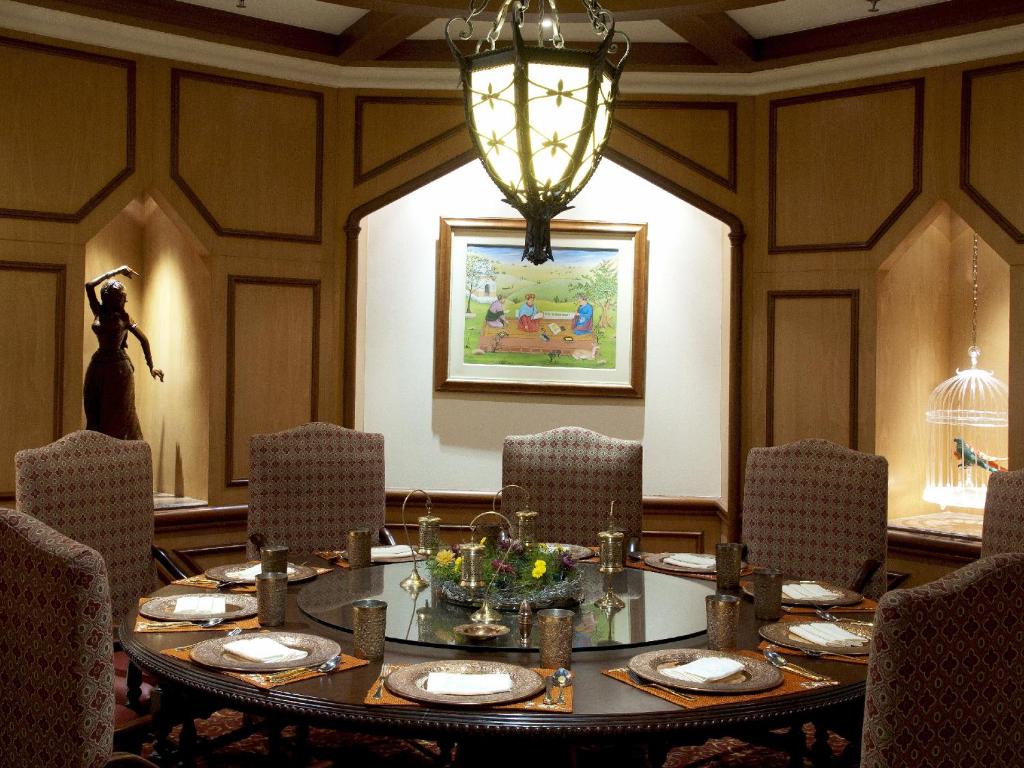 Avari Hotel