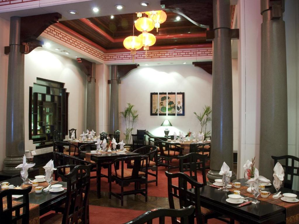 Avari Hotel