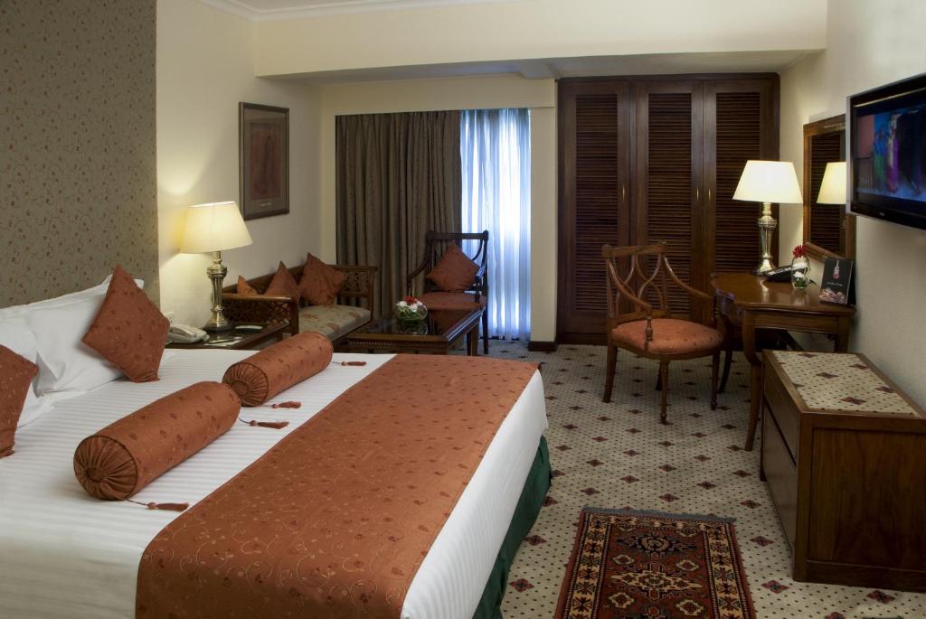 Avari Hotel