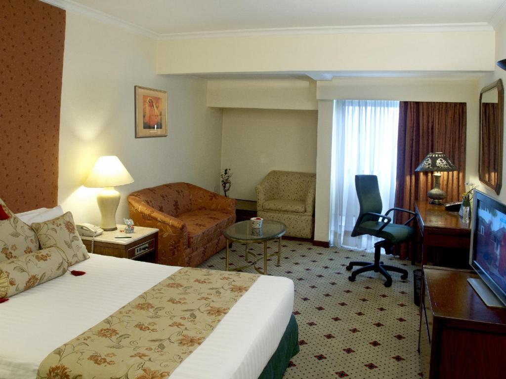 Avari Hotel