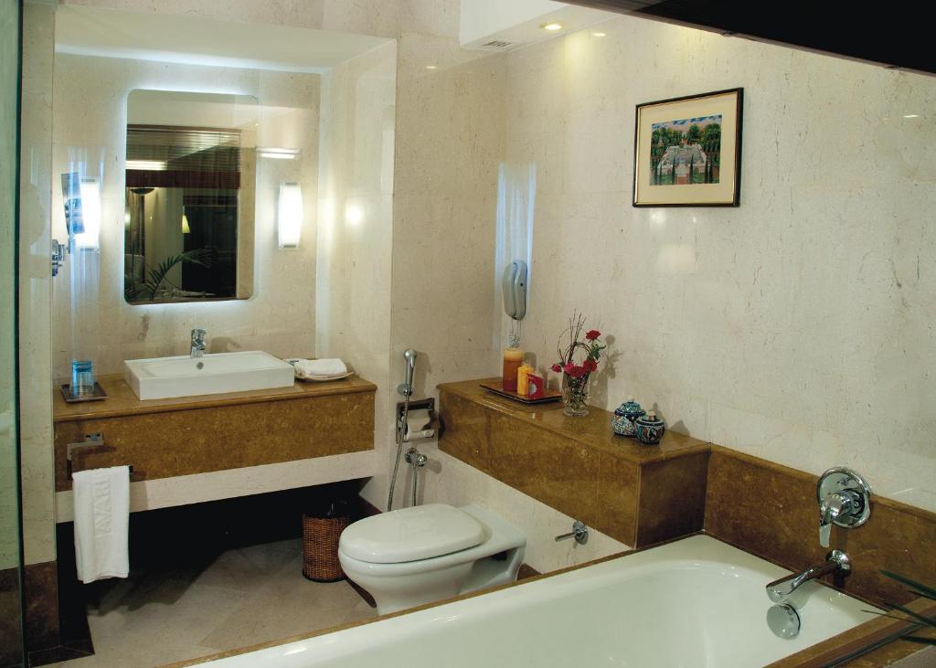 Avari Hotel
