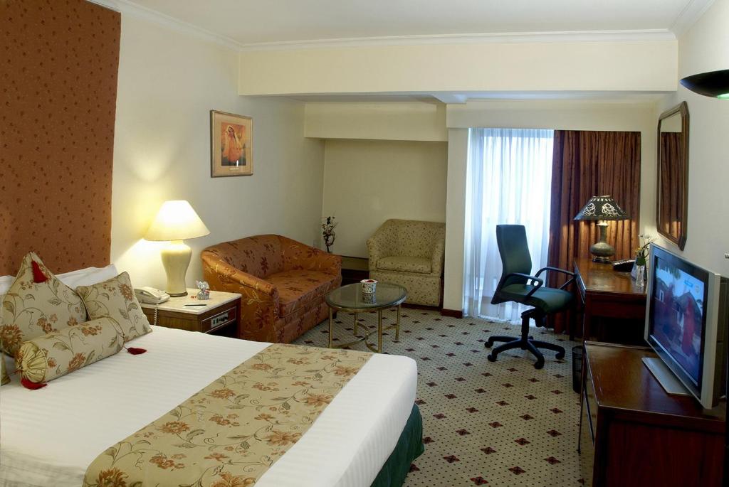 Avari Hotel