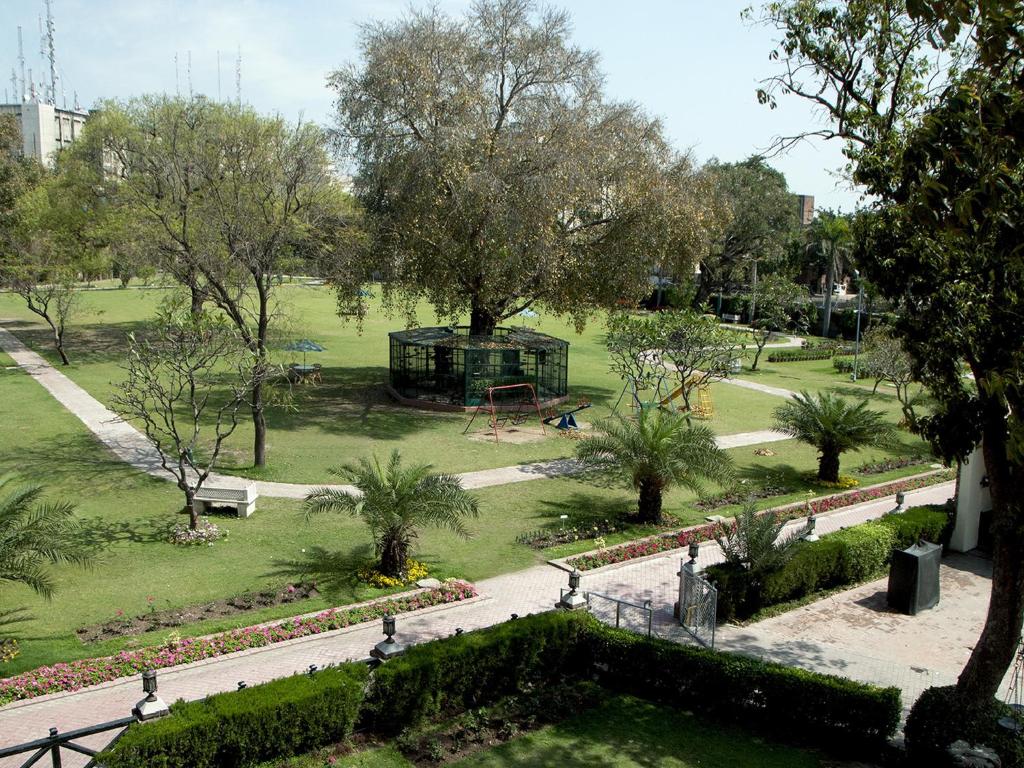 Avari Hotel