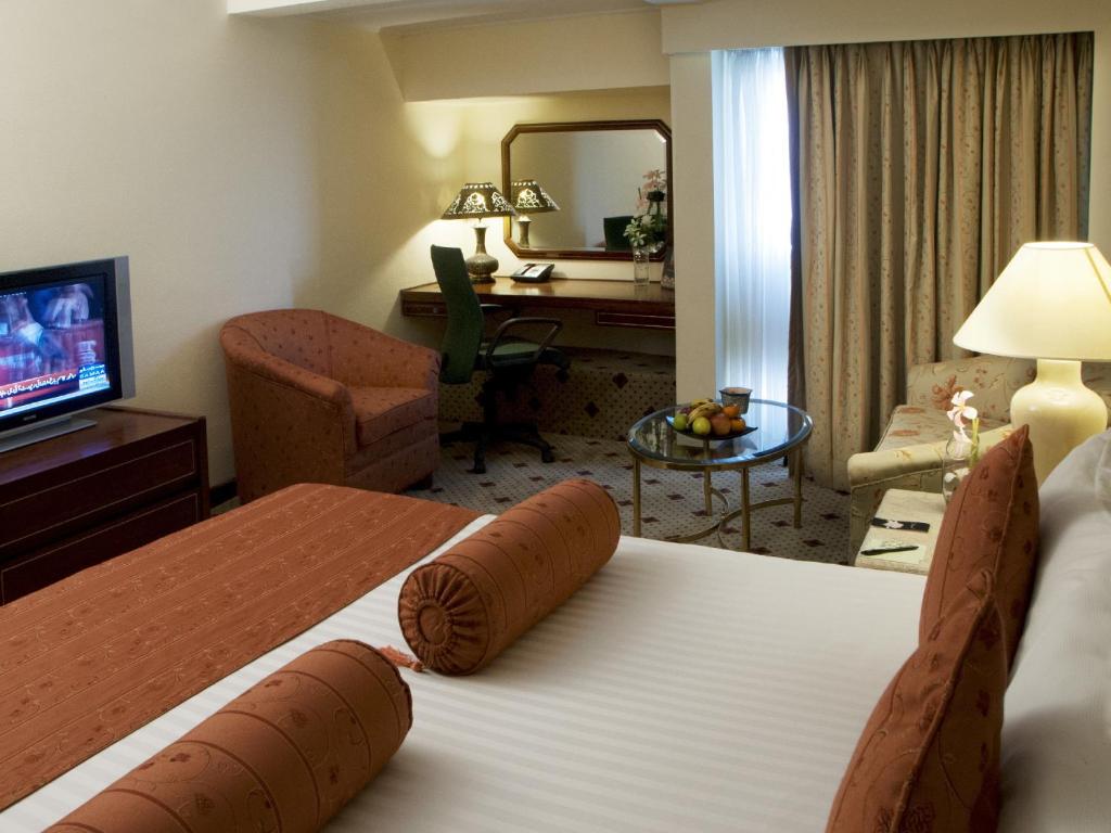 Avari Hotel