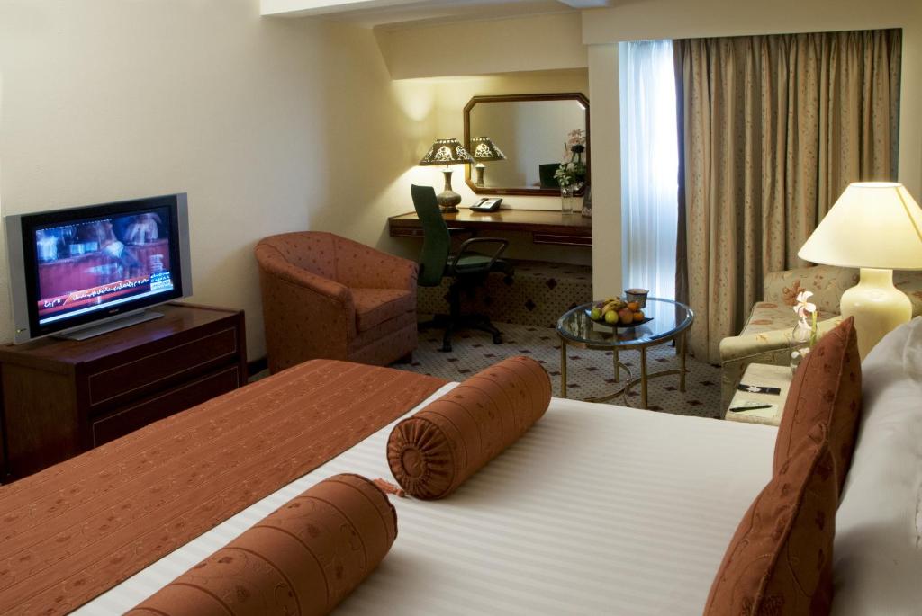 Avari Hotel