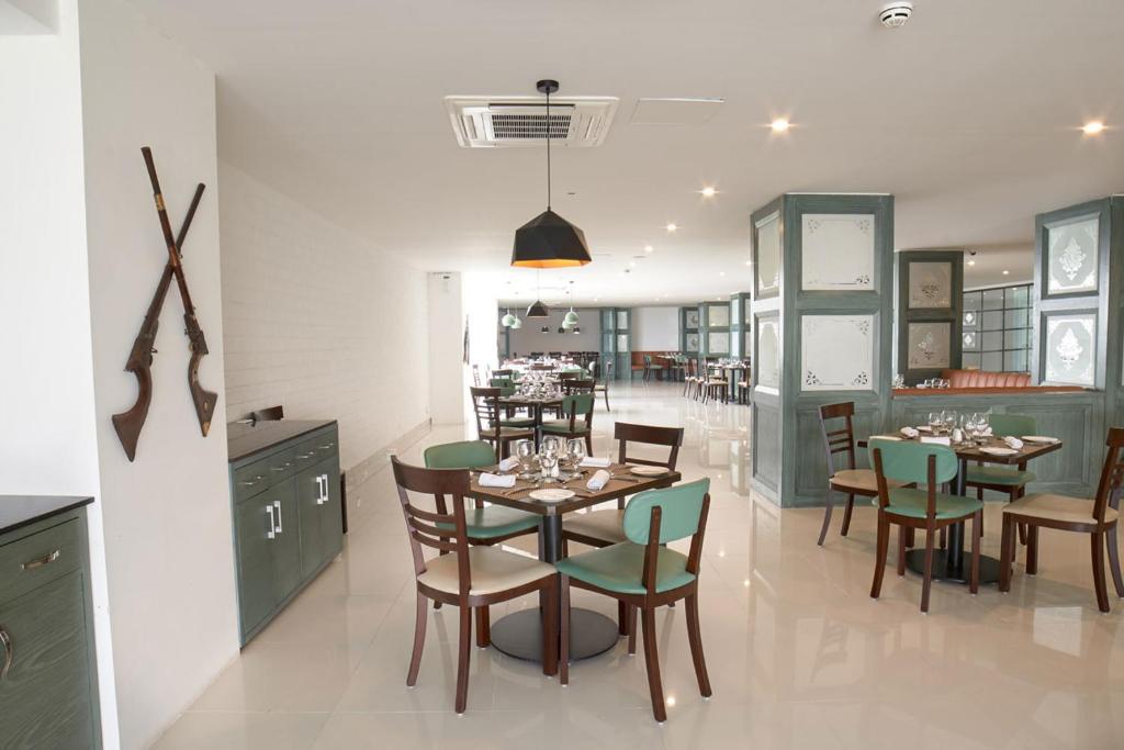 Avari Xpress Gulberg