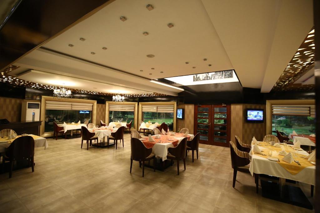 Bahria Grand Hotel And Resort