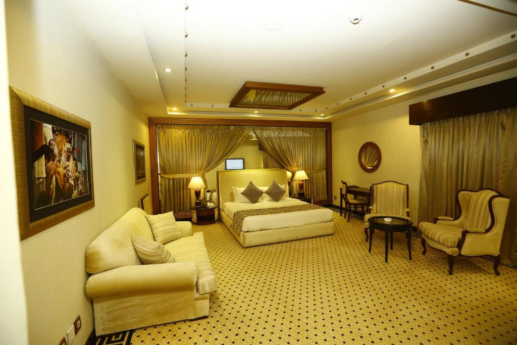Bahria Grand Hotel And Resort