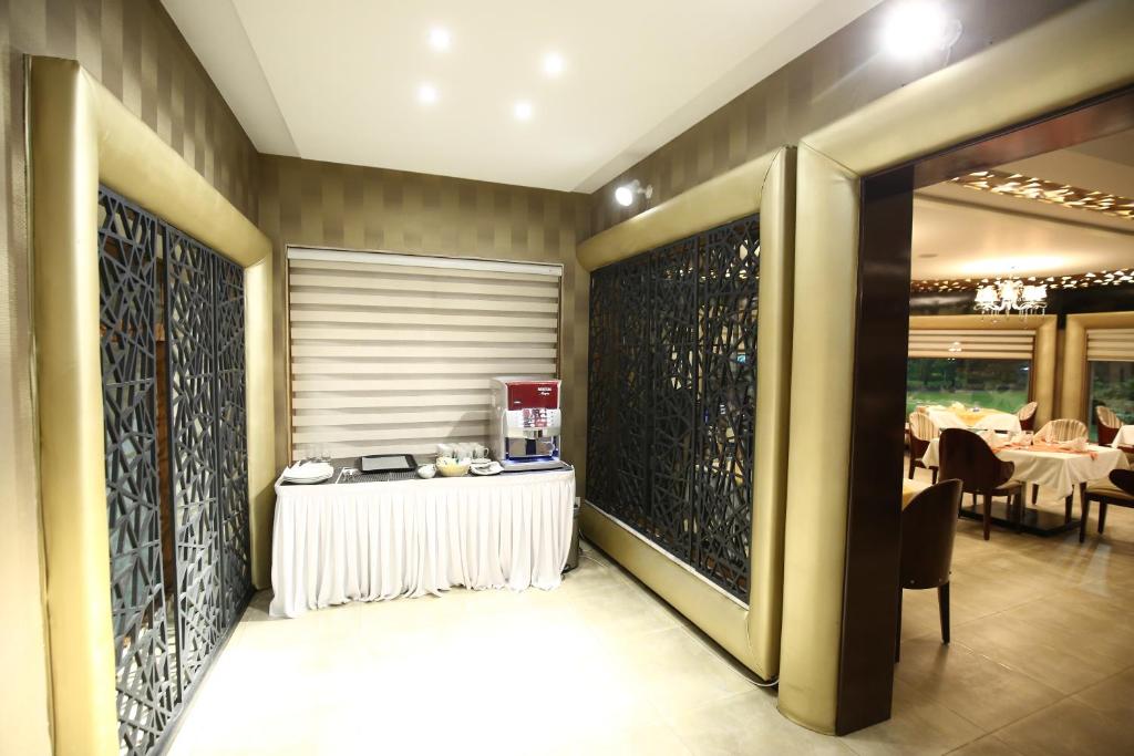 Bahria Grand Hotel And Resort