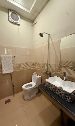 Gulberg Inn Hotel