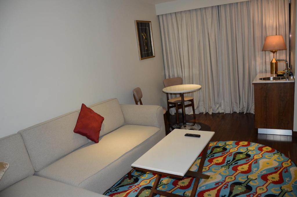 HOTEL dGATES Lahore