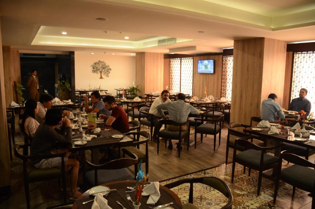 HOTEL dGATES Lahore
