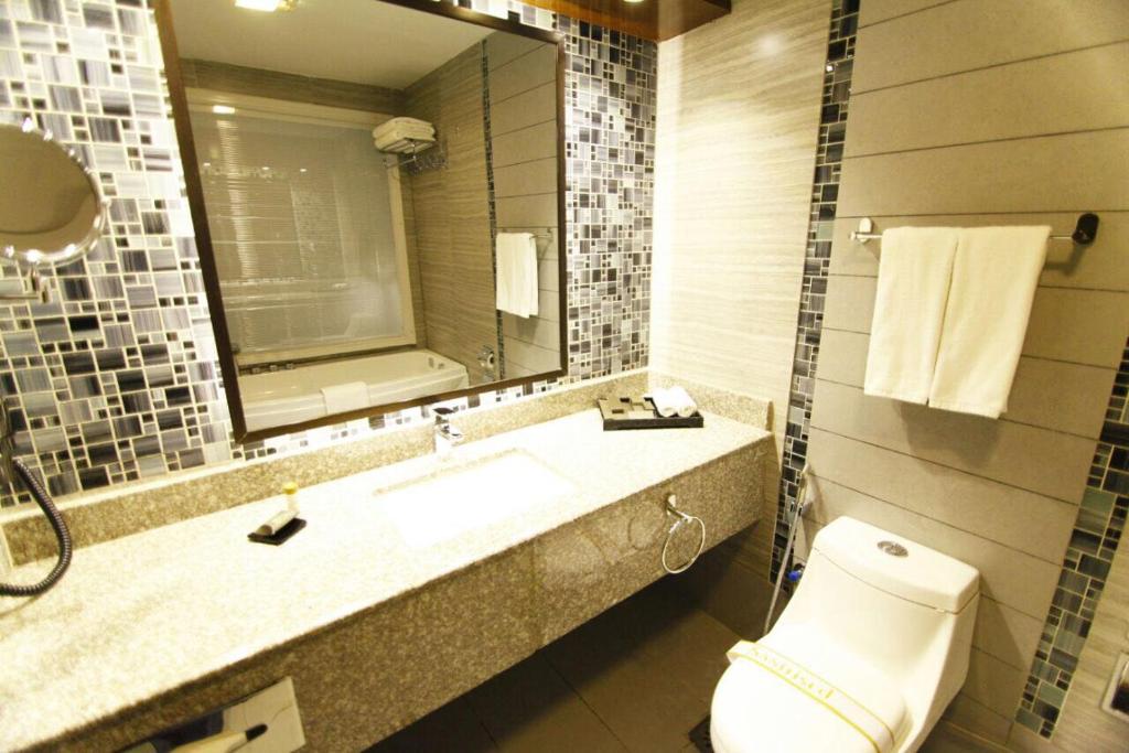 HOTEL dGATES Lahore
