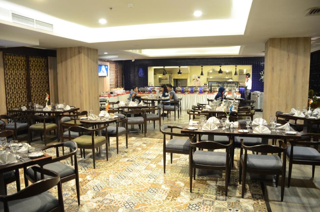 HOTEL dGATES Lahore
