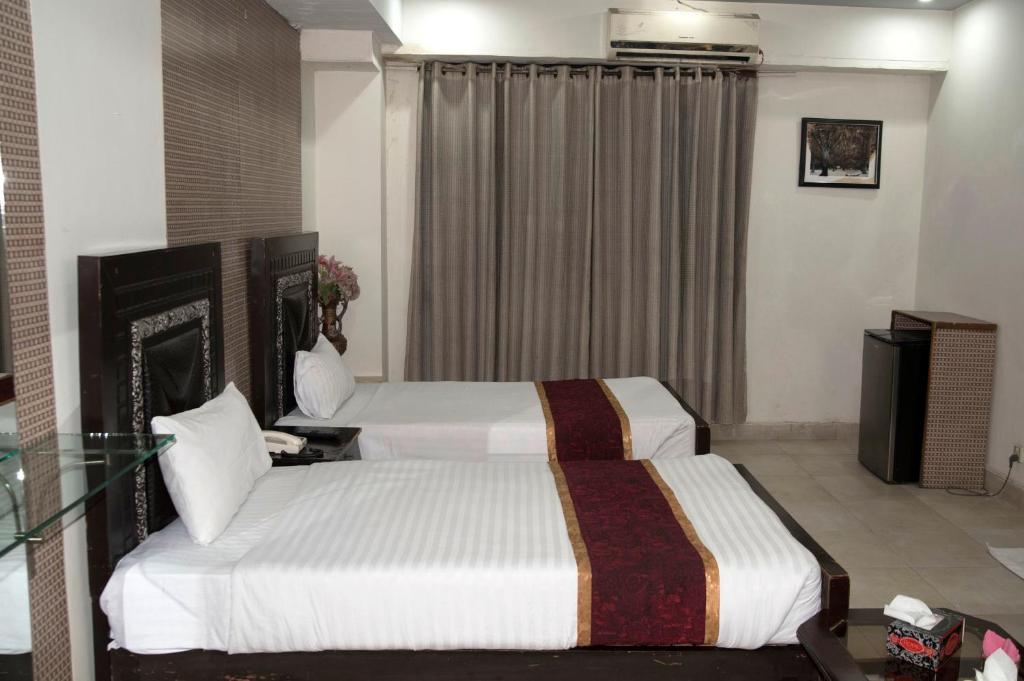 Hotel Premier Inn Davis Road