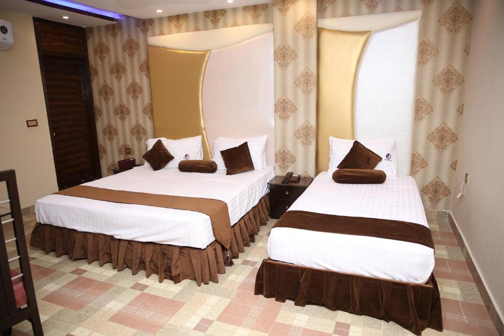 Hotel Premier Inn Davis Road